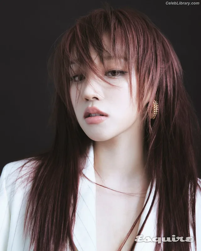 YUQI (Song Yuqi) i-dle (G)I-DLE photo 13 of 554