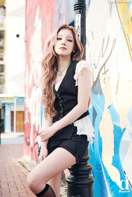 YUQI (Song Yuqi) i-dle (G)I-DLE photo 16 of 554