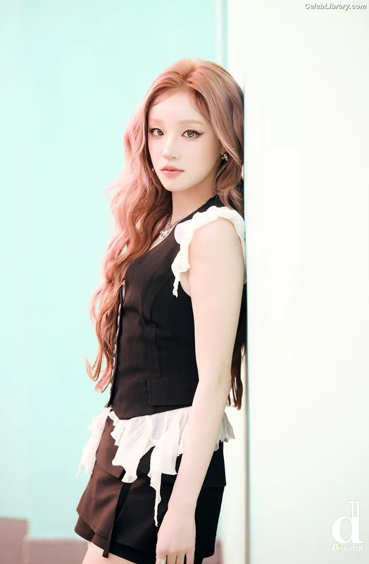 YUQI (Song Yuqi) i-dle (G)I-DLE photo 17 of 554