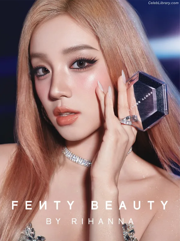 YUQI (Song Yuqi) i-dle (G)I-DLE photo 3 of 554