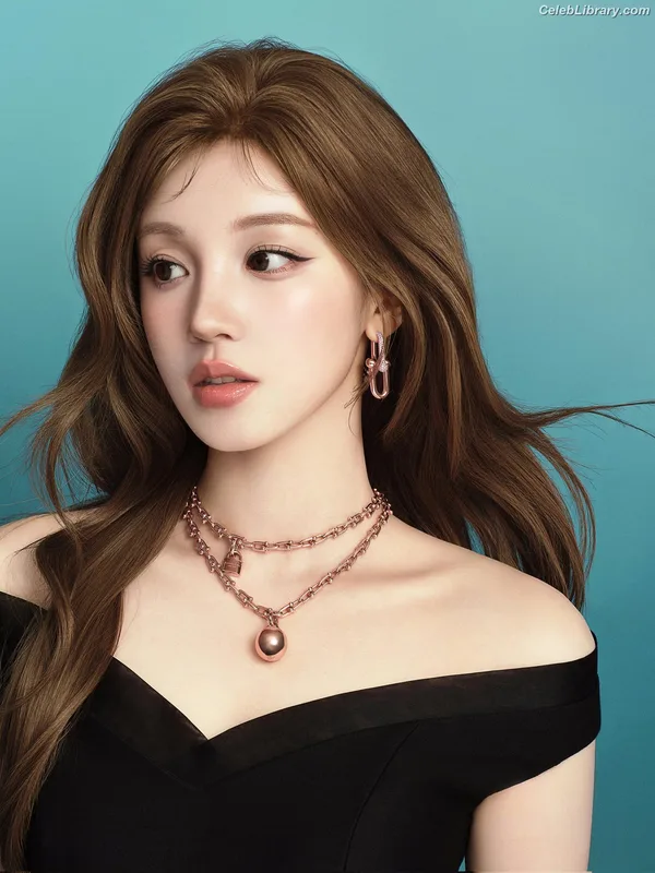 YUQI (Song Yuqi) i-dle (G)I-DLE photo 4 of 554