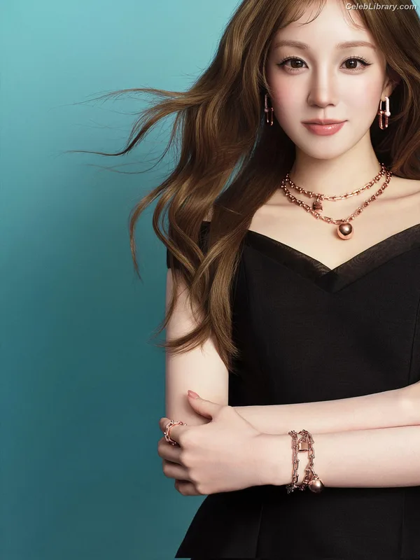 YUQI (Song Yuqi) i-dle (G)I-DLE photo 6 of 554
