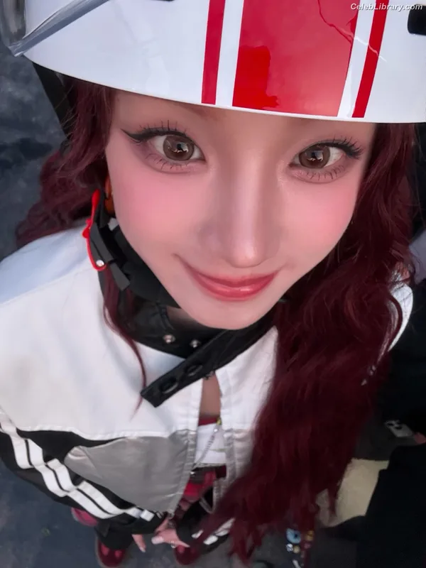 YUQI (Song Yuqi) i-dle (G)I-DLE photo 12 of 554