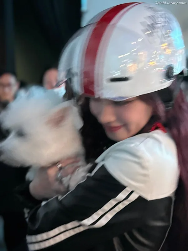YUQI (Song Yuqi) i-dle (G)I-DLE photo 15 of 554