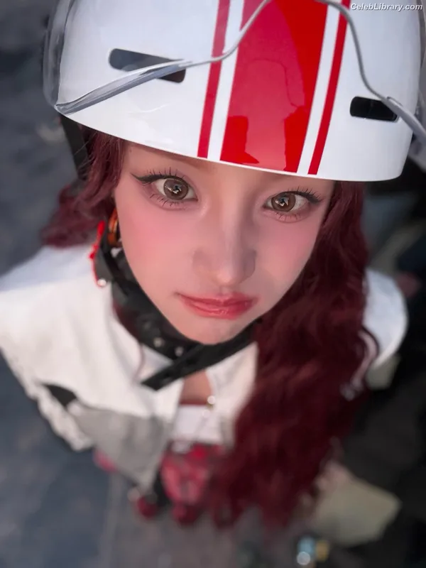 YUQI (Song Yuqi) i-dle (G)I-DLE photo 16 of 554