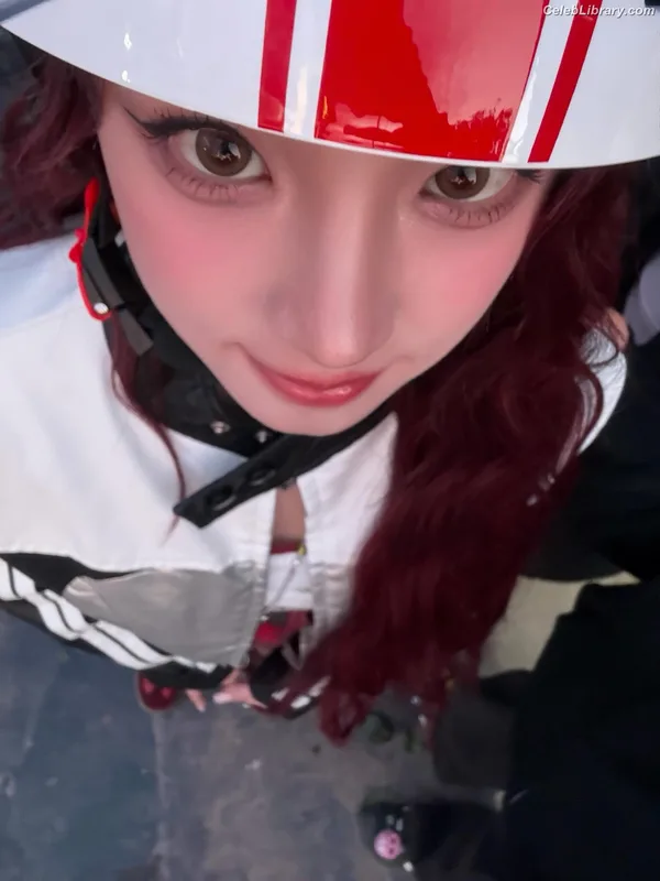 YUQI (Song Yuqi) i-dle (G)I-DLE photo 19 of 554