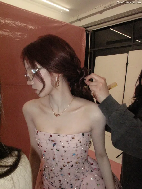 YUQI (Song Yuqi) i-dle (G)I-DLE photo 20 of 554