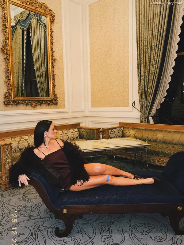 Yusra Geyik photo 10 of 54