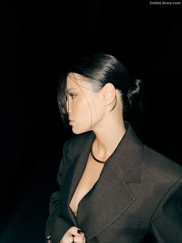 Yusra Geyik photo 3 of 54