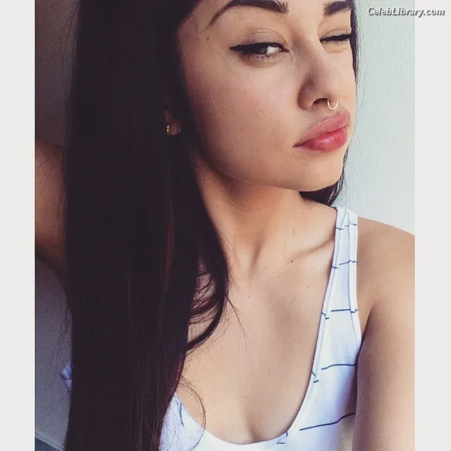 Yvette Monreal photo 22 of 106