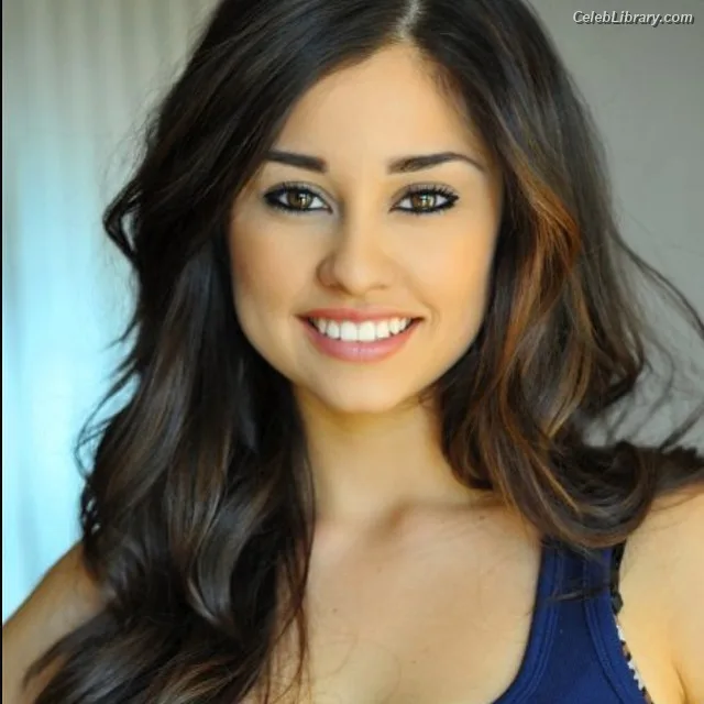 Yvette Monreal photo 1 of 106
