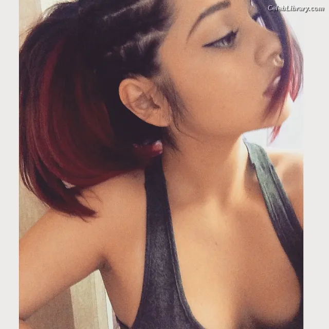 Yvette Monreal photo 3 of 106
