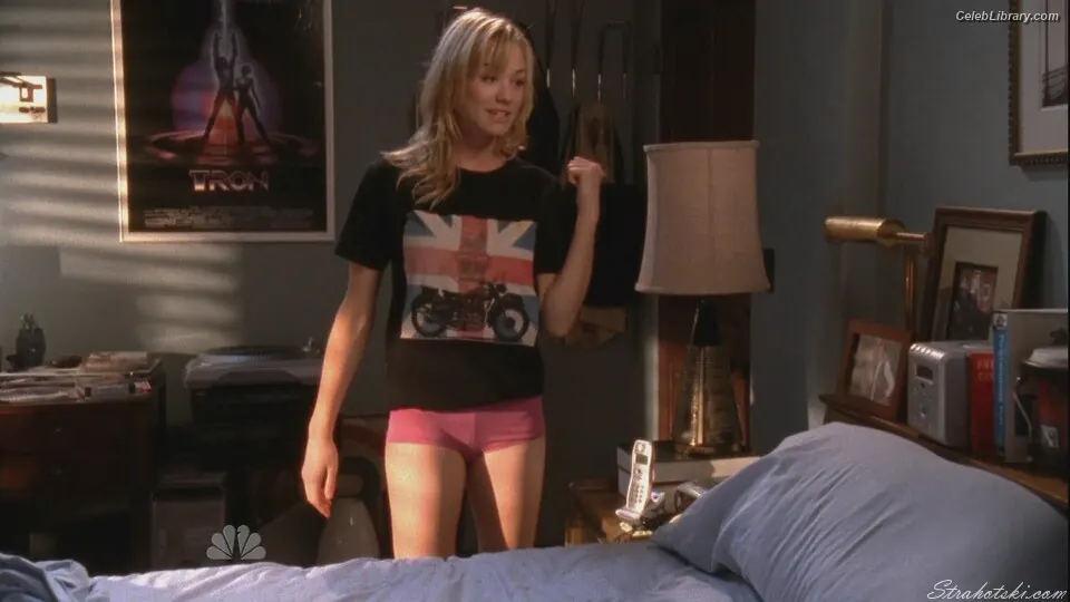 Yvonne Strahovski photo 13 of 410
