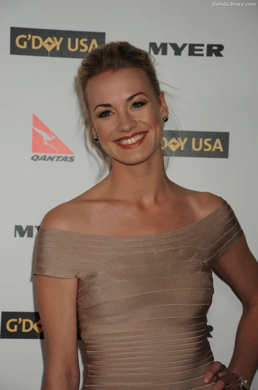 Yvonne Strahovski photo 2 of 408