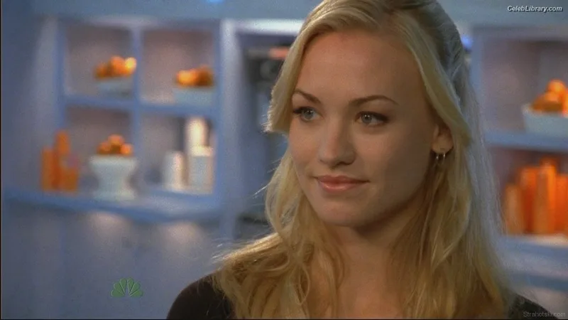 Yvonne Strahovski photo 16 of 408