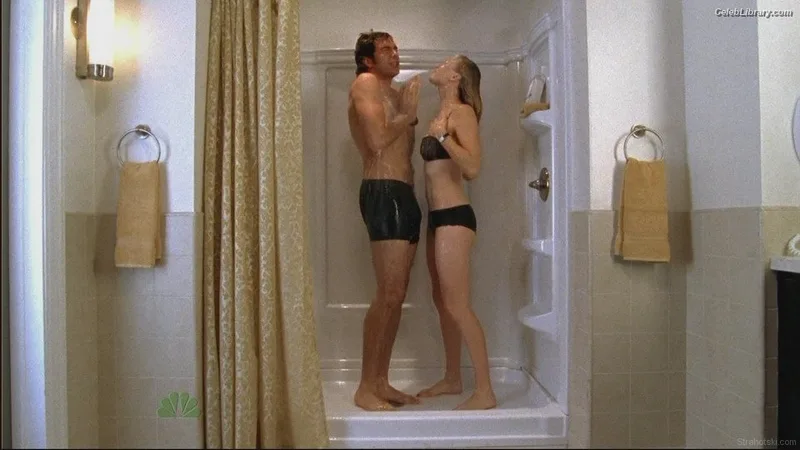 Yvonne Strahovski photo 18 of 408