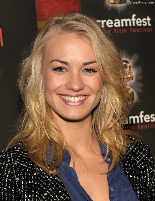 Yvonne Strahovski photo 24 of 408