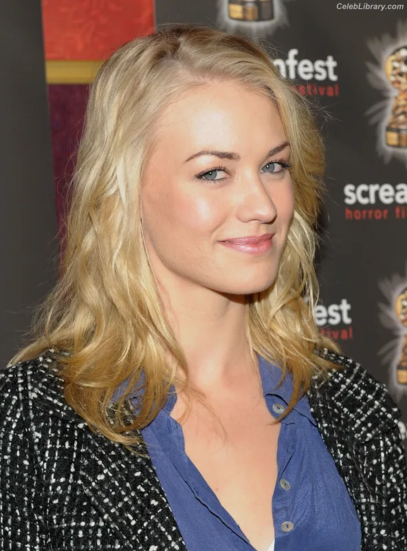 Yvonne Strahovski photo 5 of 408