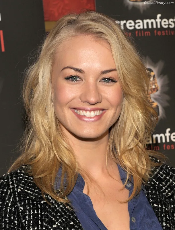 Yvonne Strahovski photo 6 of 408
