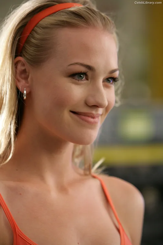 Yvonne Strahovski photo 13 of 408