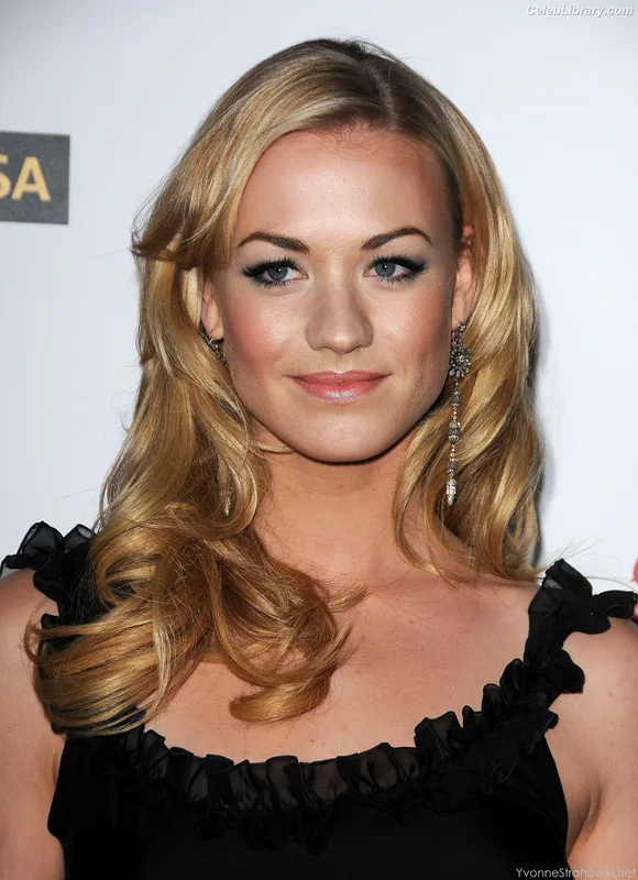 Yvonne Strahovski photo 24 of 408