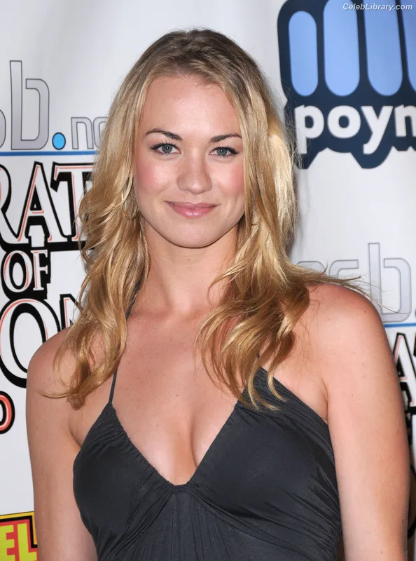 Yvonne Strahovski photo 4 of 408