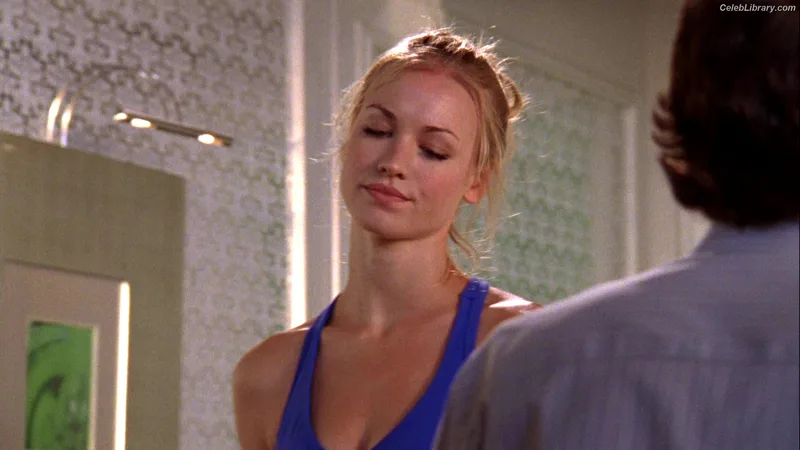 Yvonne Strahovski photo 8 of 408