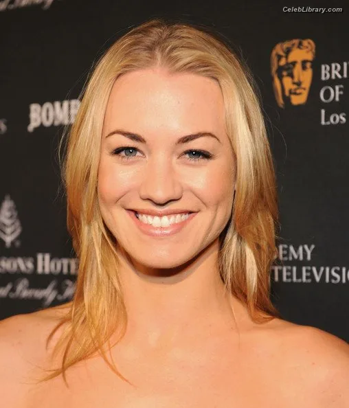 Yvonne Strahovski photo 14 of 408