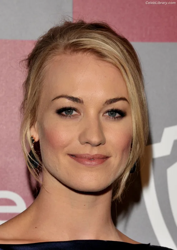 Yvonne Strahovski photo 20 of 408