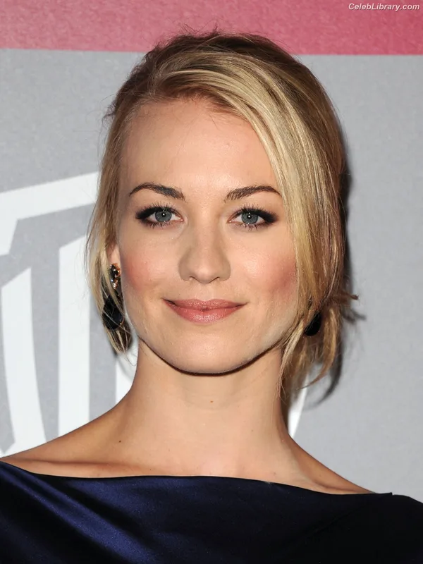 Yvonne Strahovski photo 21 of 408