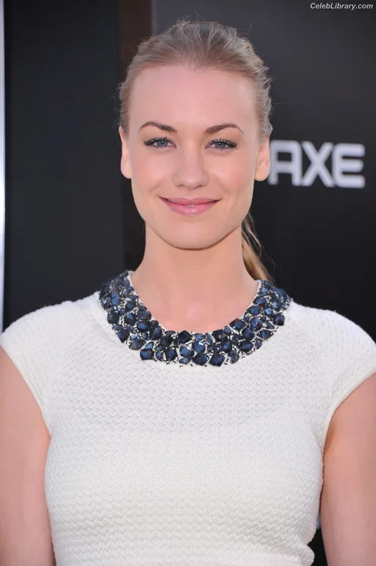 Yvonne Strahovski photo 23 of 408