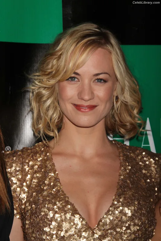 Yvonne Strahovski photo 7 of 408