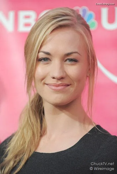Yvonne Strahovski photo 19 of 408