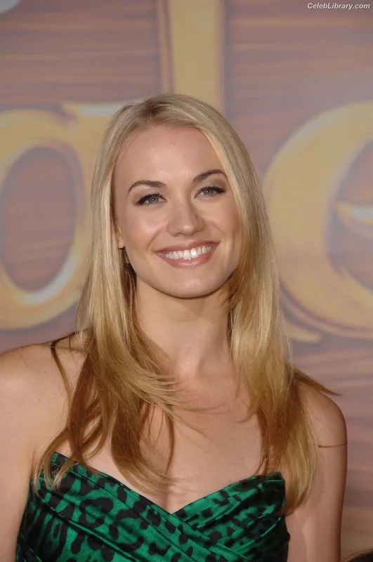 Yvonne Strahovski photo 6 of 408
