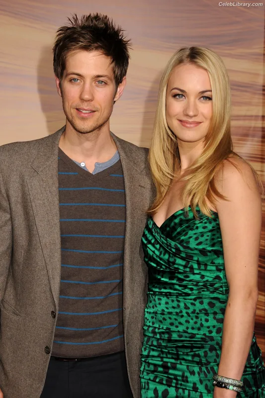 Yvonne Strahovski photo 21 of 408