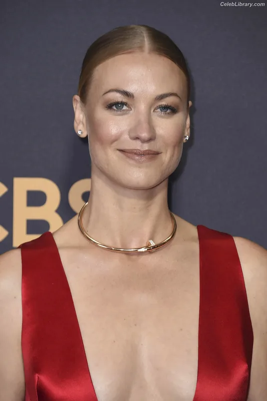 Yvonne Strahovski photo 20 of 408