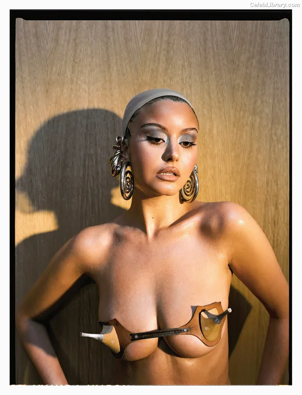 Zahia Dehar photo 5 of 303