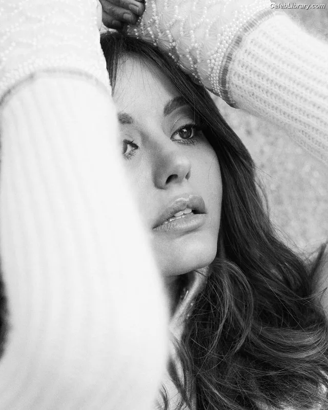 Zahia Dehar photo 8 of 303