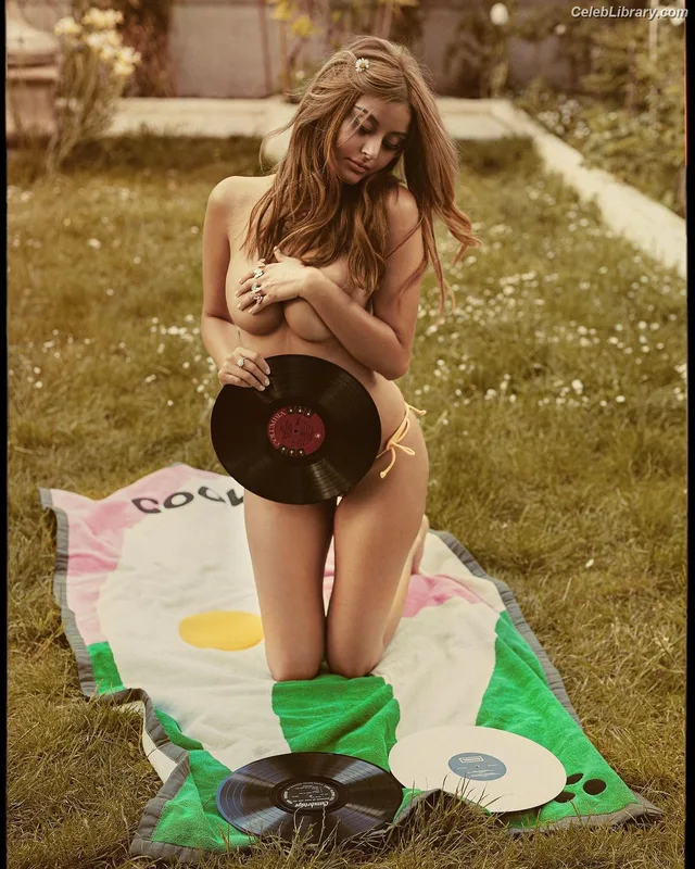 Zahia Dehar photo 14 of 303