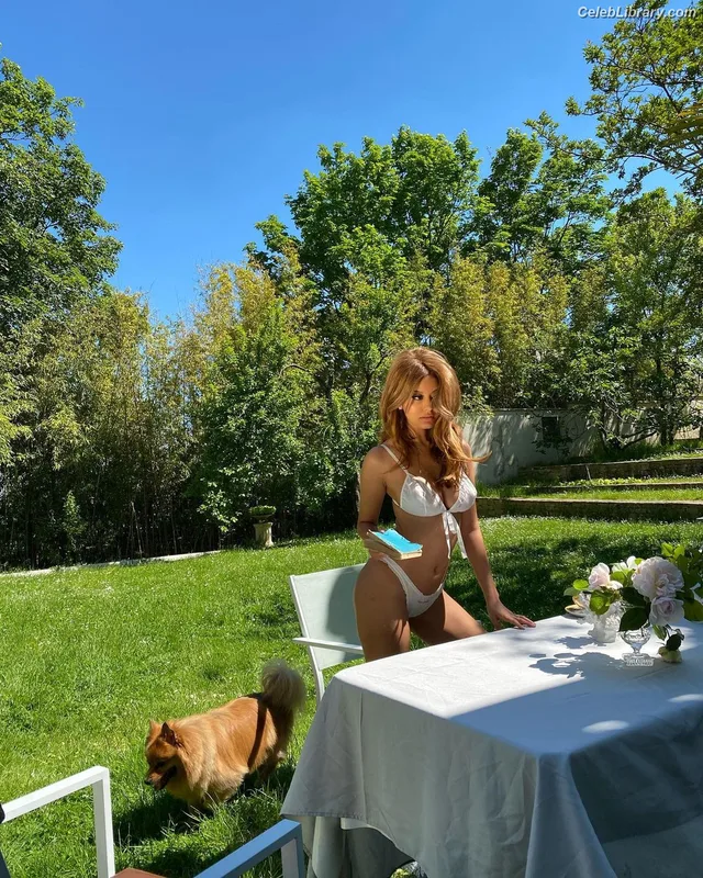 Zahia Dehar photo 22 of 303