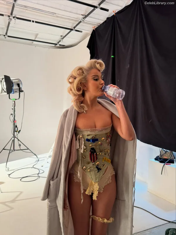 Zahia Dehar photo 18 of 303