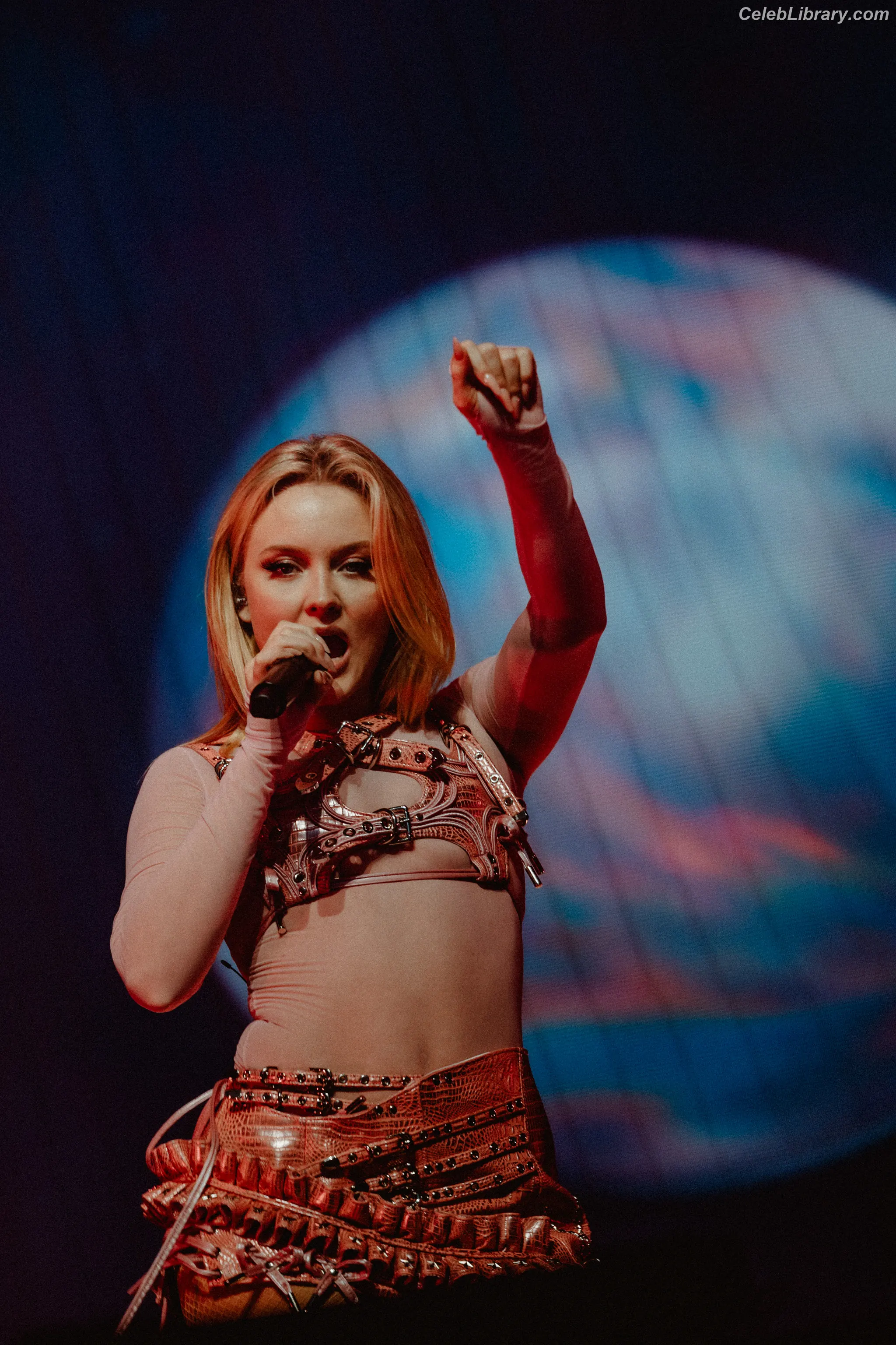 Zara Larsson photo 1 of 1005