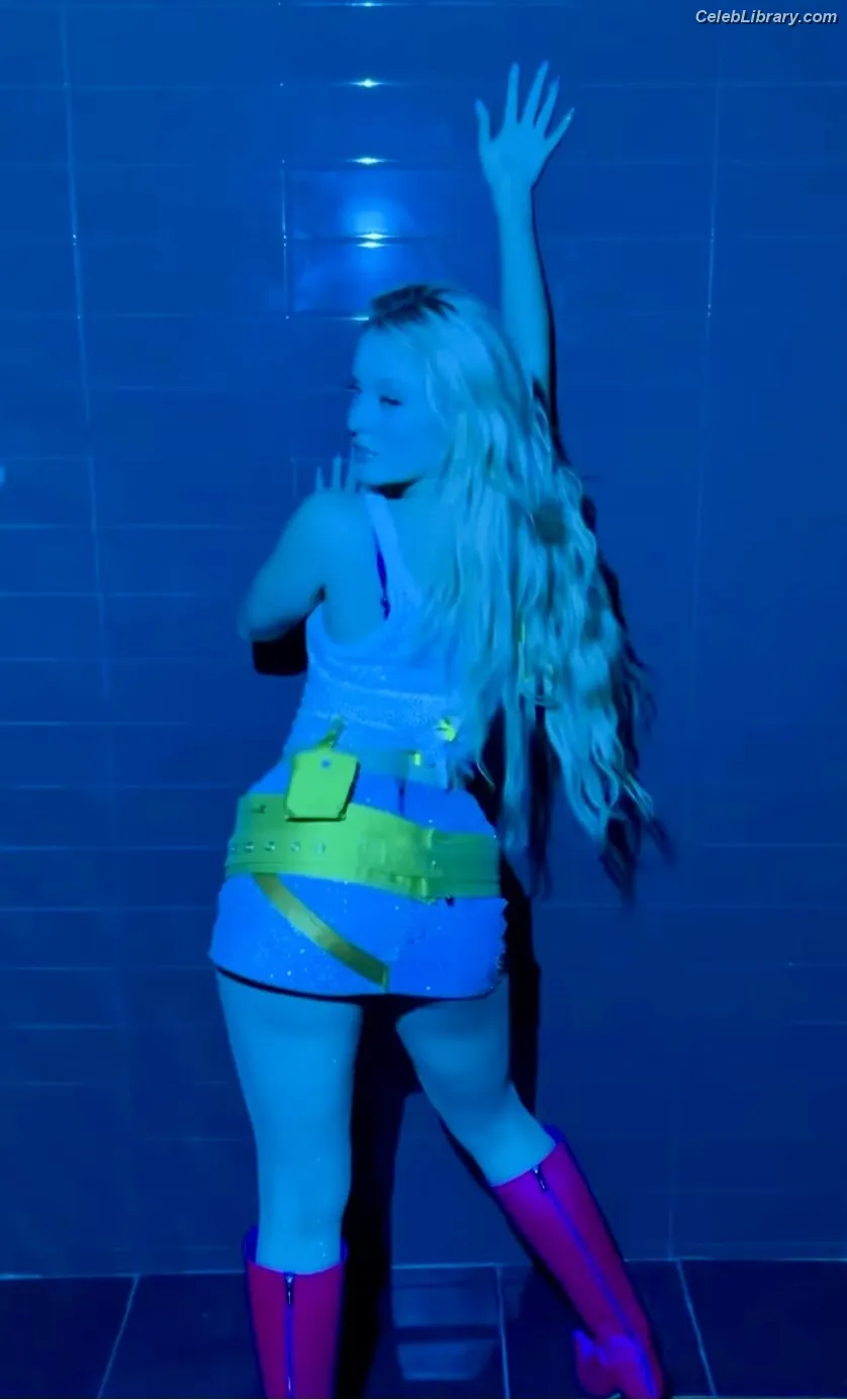 Zara Larsson photo 18 of 1005