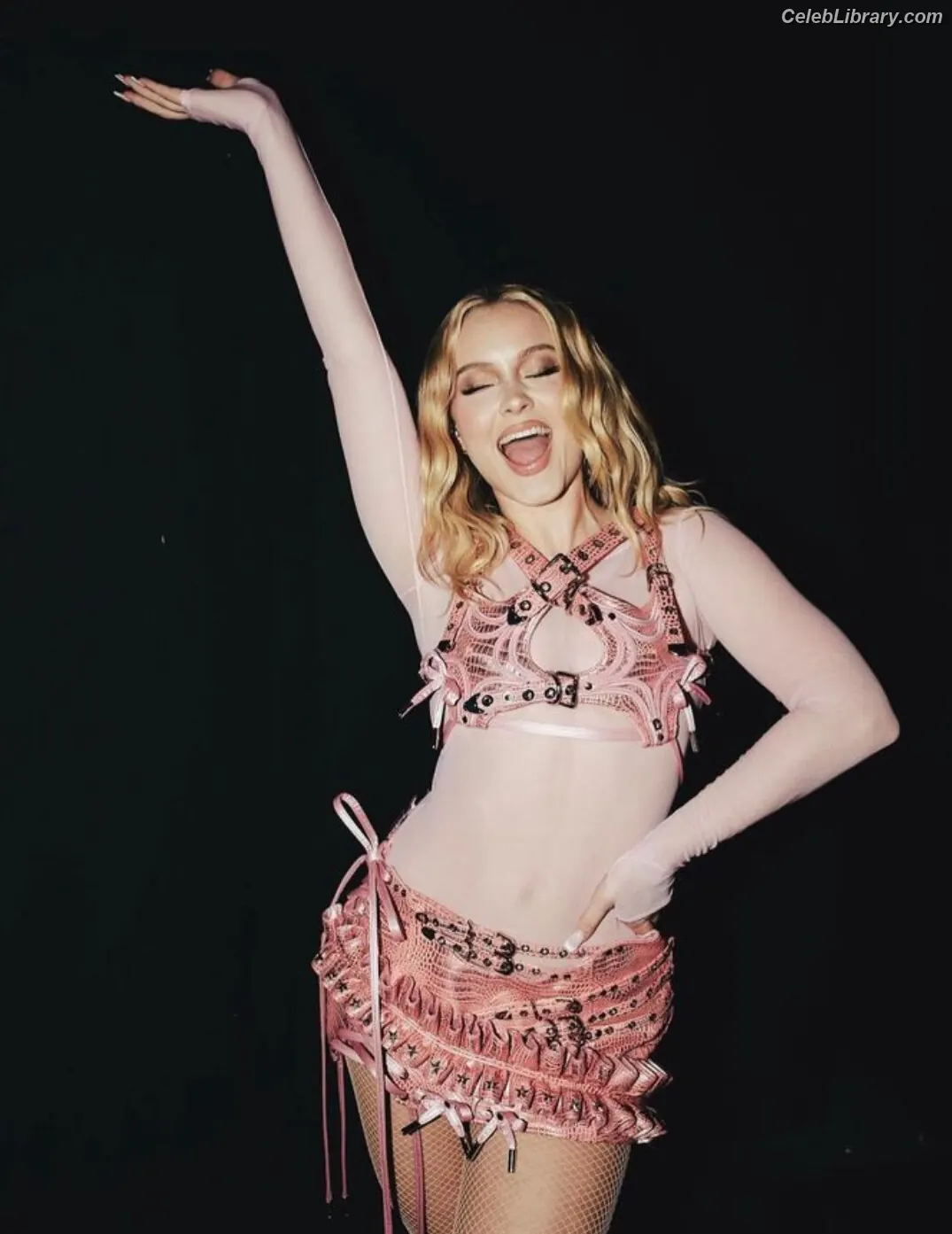 Zara Larsson photo 16 of 1005