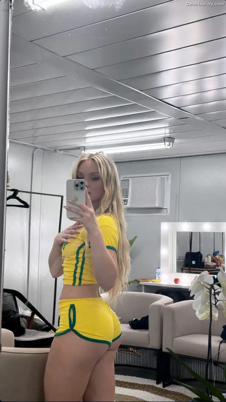 Zara Larsson photo 8 of 1006