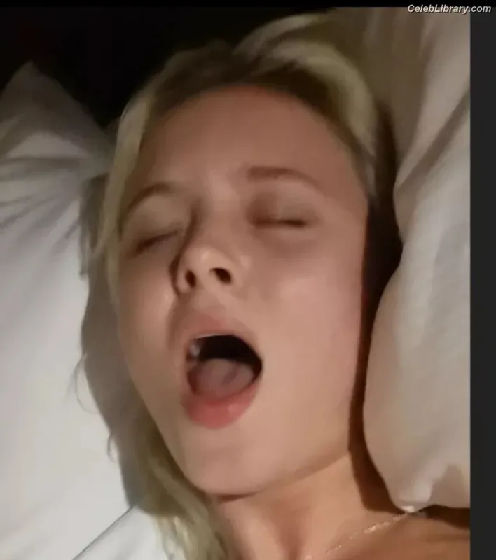 Zara Larsson photo 19 of 1006