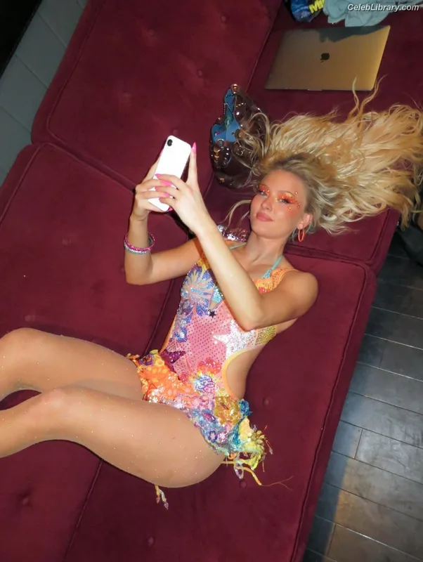 Zara Larsson photo 23 of 1006