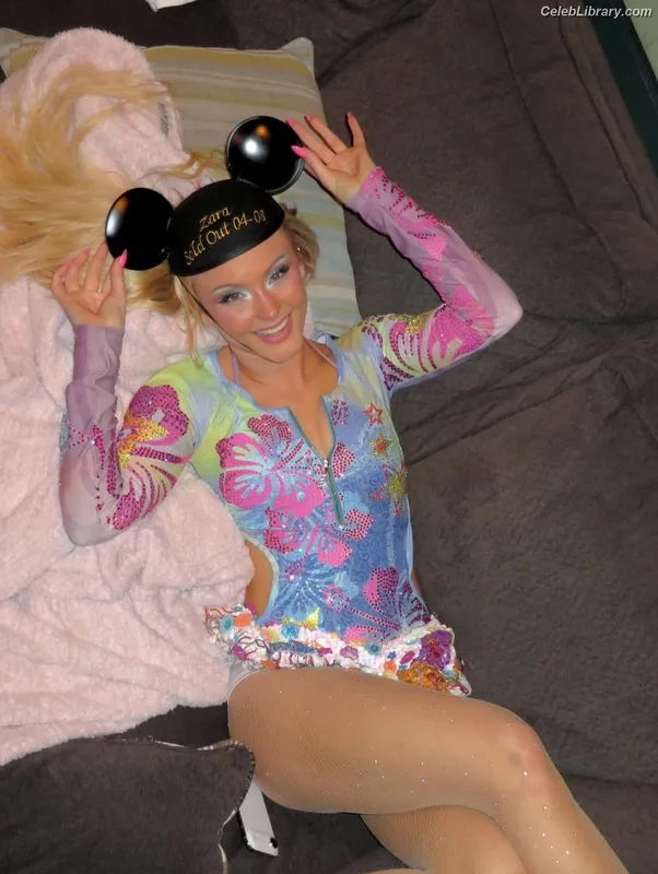 Zara Larsson photo 3 of 1006
