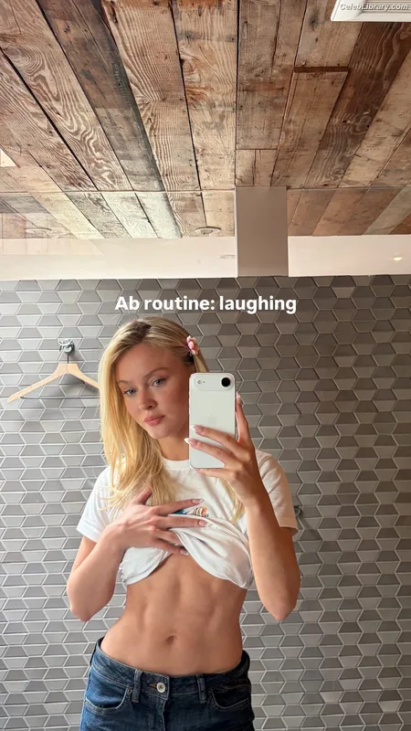 Zara Larsson photo 2 of 1006