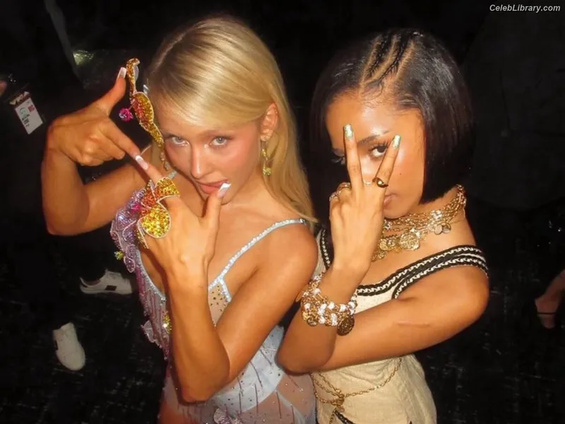 Zara Larsson photo 4 of 1006